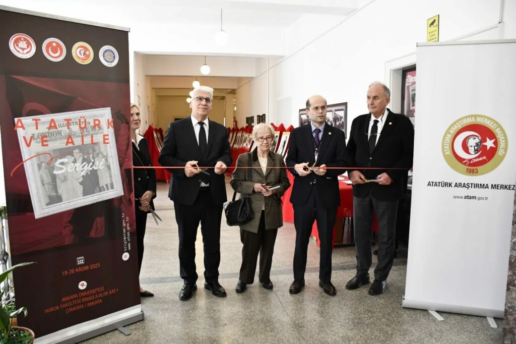 Ankara Üniversitesi Hukuk Fakültesi’nde “Atatürk ve Aile” Sergisi
