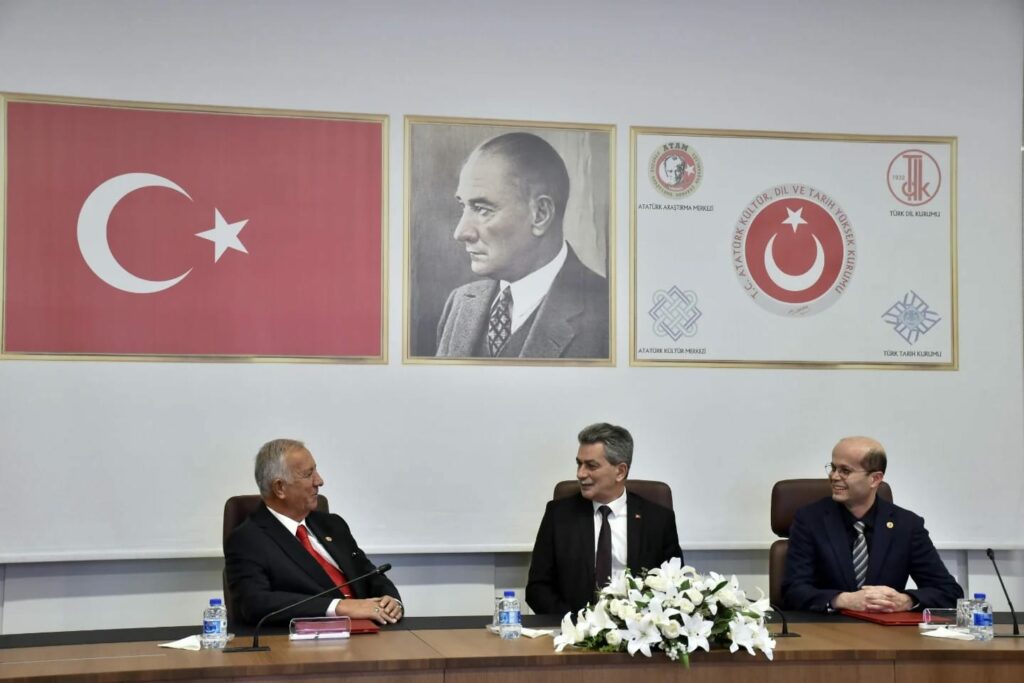 Doç. Dr. Hasan Cicioğlu’nun Koleksiyonu Atatürk Araştırma Merkezine Bağışlandı