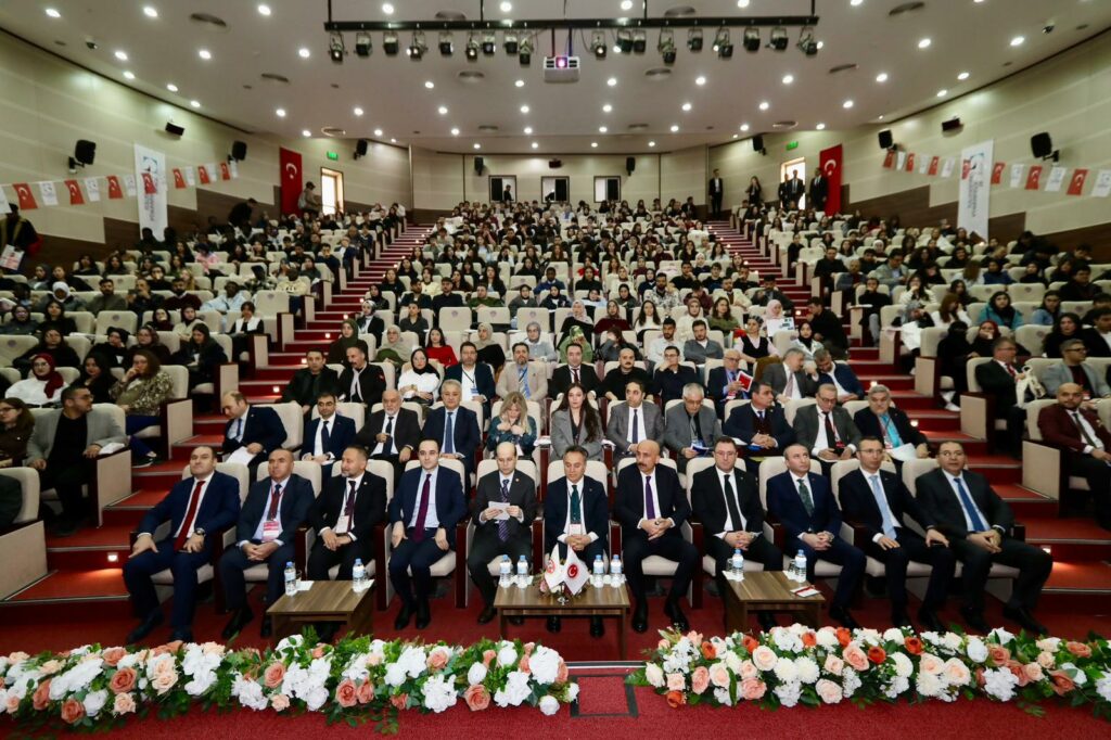 “Bir Asırlık Hukuk Perspektifinde Medeni Kanun’un Tarihsel Evrimi ve Siyasal Bağlamı Sempozyumu” Tokat’ta Düzenlendi