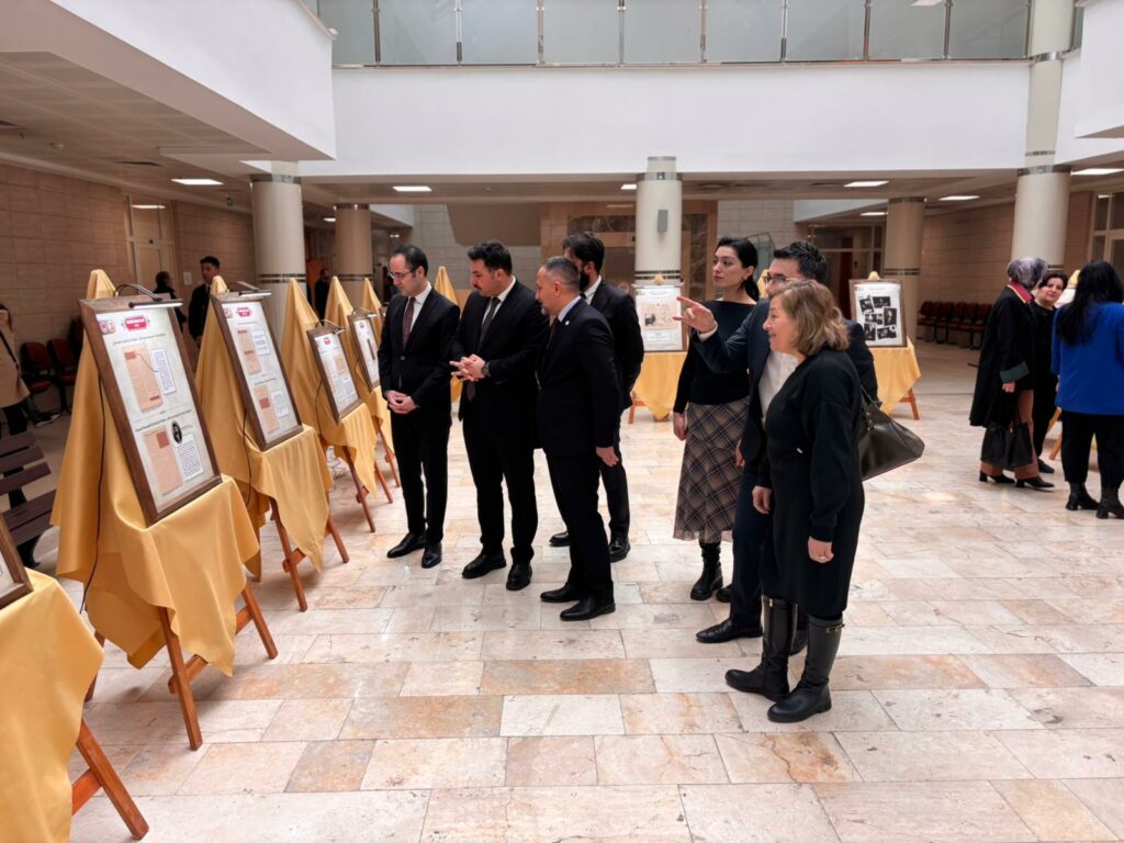 “Türk Kanunu Medenîsi ve Cumhuriyet” Sergisi Tokat Adliyesi ve Gökmedrese’de Sergilendi
