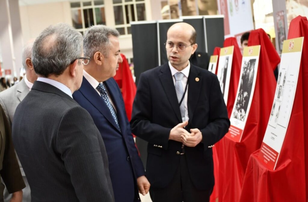 “Atatürk ve Aile Sergisi” İzmir’de Açıldı