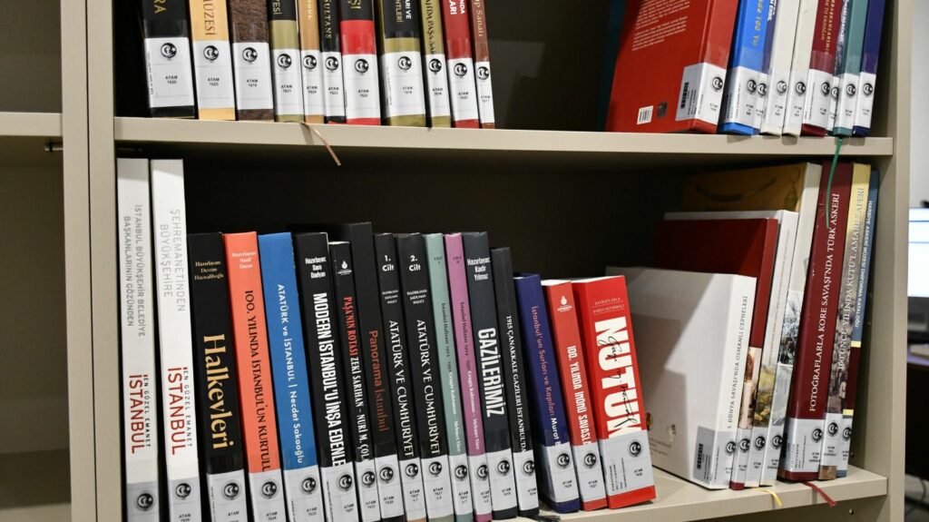 Atatürk Araştırma Merkezi Başkanlığı’nın Kütüphane Koleksiyonu Zenginleşmeye Devam Ediyor