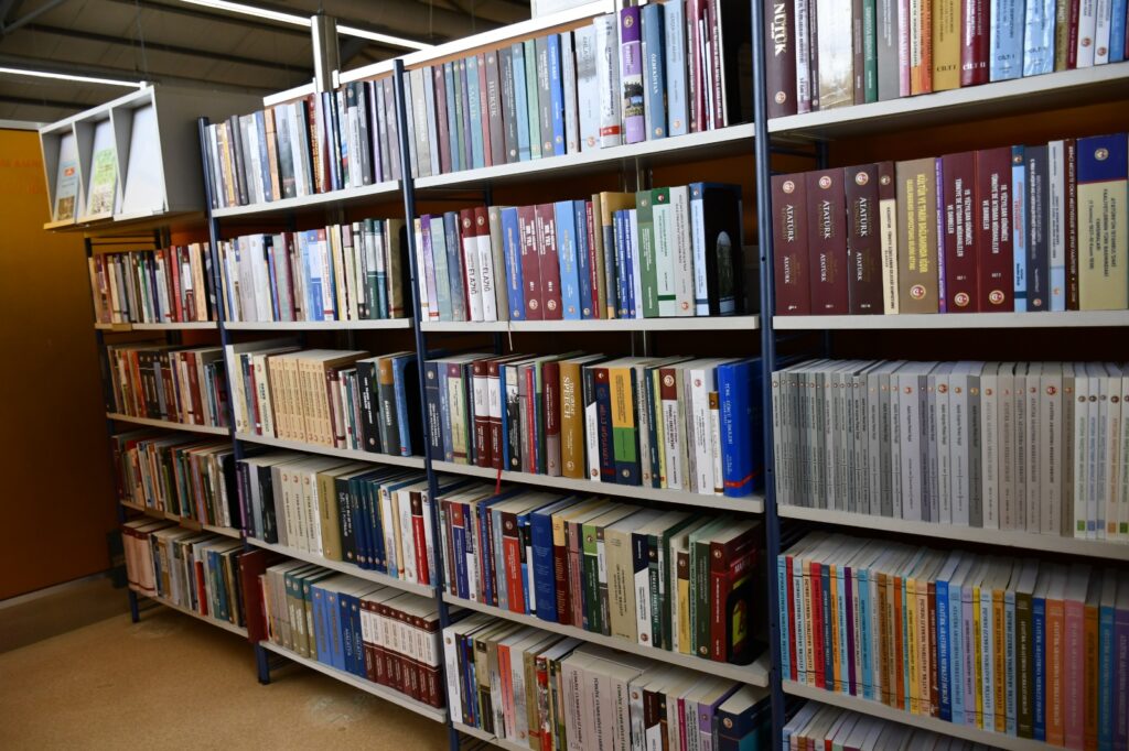 Atatürk Kitaplığı İzmir Ekonomi Üniversitesi’nde Açıldı