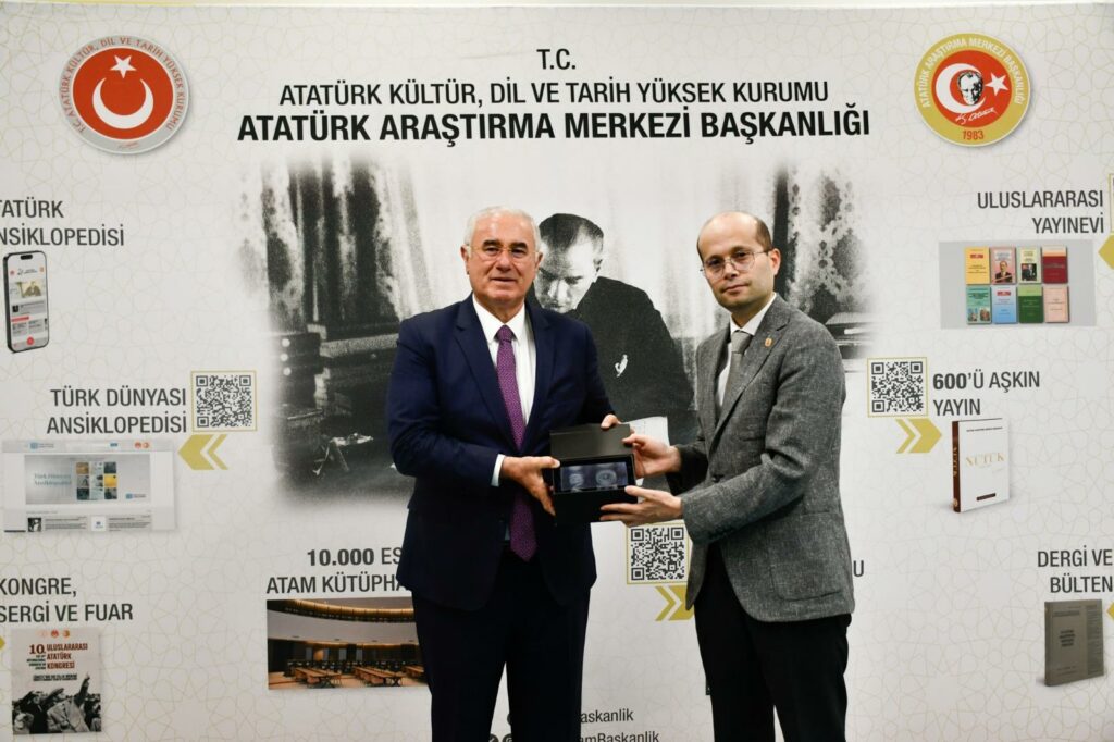 Türkiye Kamu Başdenetçisi Mehmet Akarca’dan Atatürk Araştırma Merkezi Başkanlığına Ziyaret