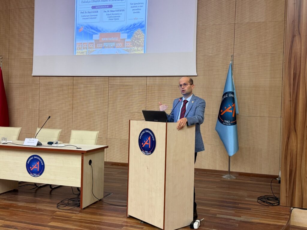 Akdeniz Üniversitesi Hukuk Fakültesinin Açılış Programına ATAM Başkanı Prof. Dr. Ahmet Kılınç Onur Konuğu Olarak Katıldı