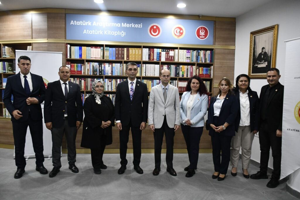 Cumhuriyet Kulesi Kütüphanesinde Atatürk Kitaplığı Açıldı